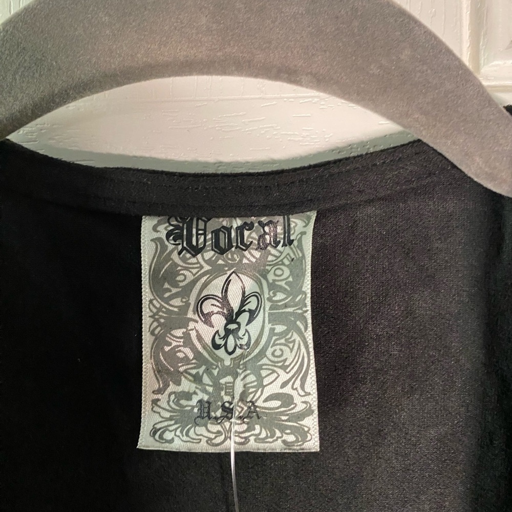 Vocal Black Garment with Intricate Design - Picture 6 of 7